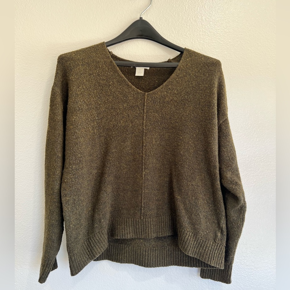 Green H&M sweater
